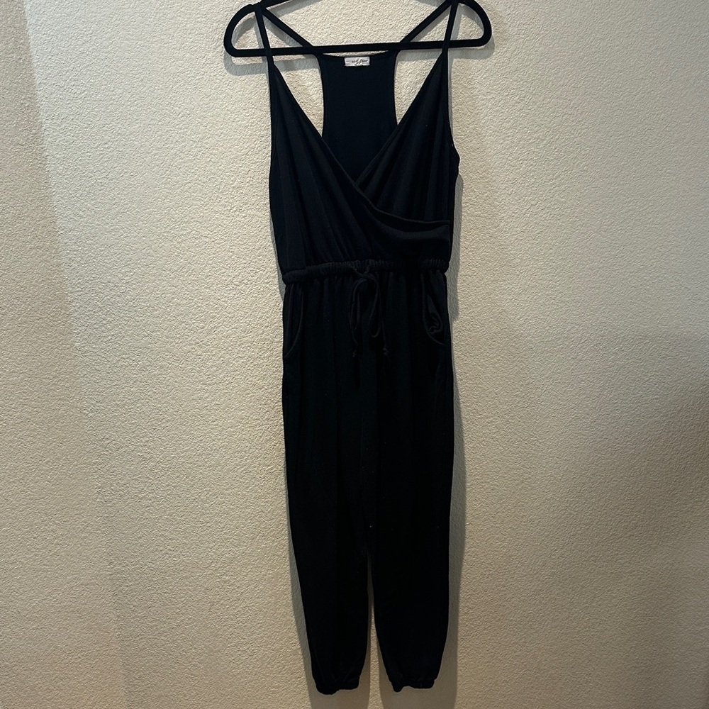 Eyeshadow Black Sleeveless Jumpsuit with Drawstring Waist Size Medium